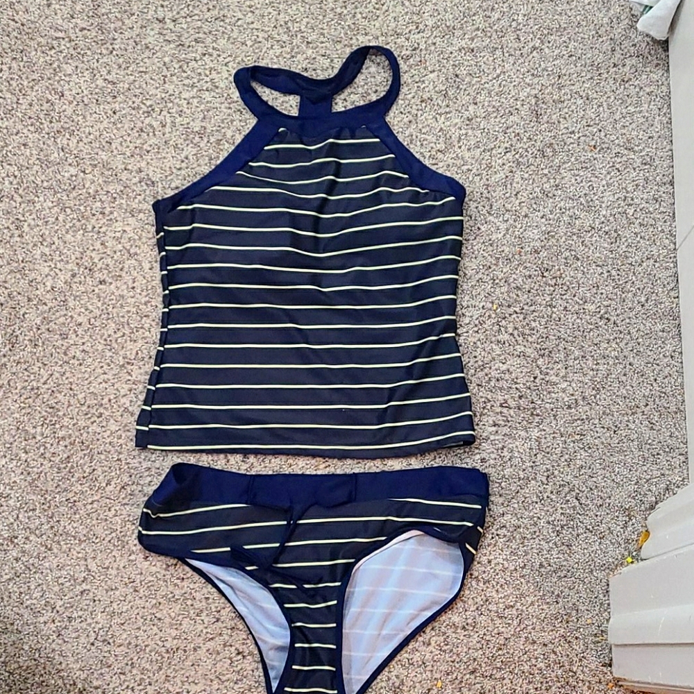 Swim suit